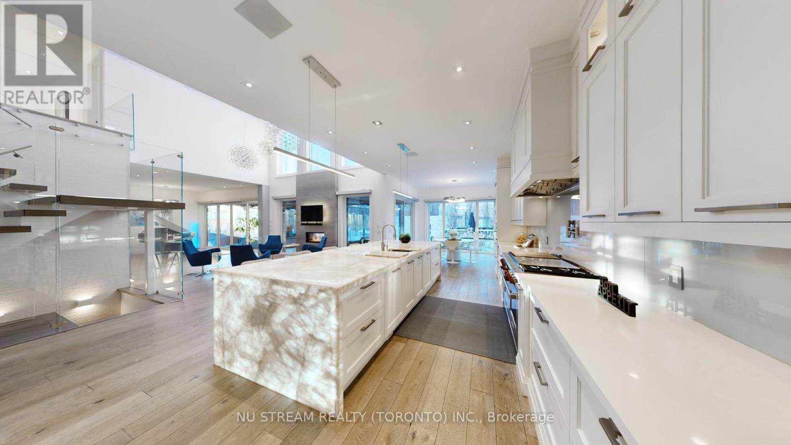 3425 LAKESHORE ROAD W - 19