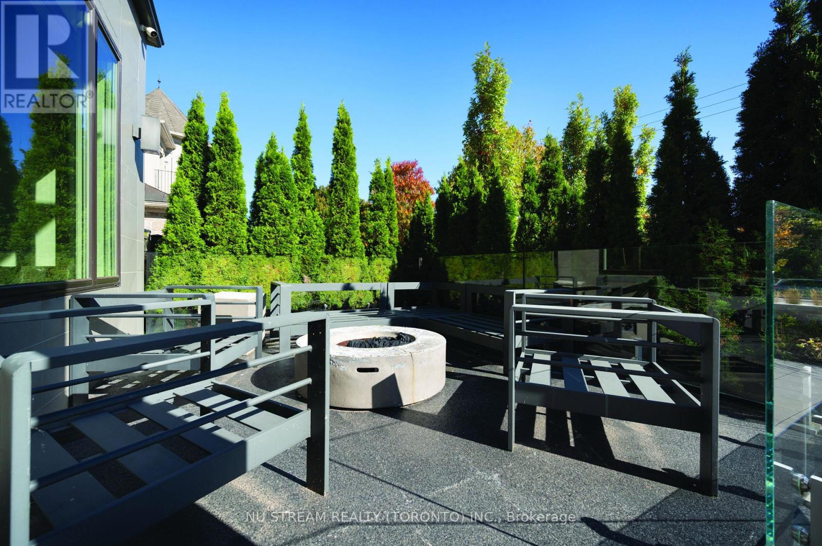 3425 LAKESHORE ROAD W - 3