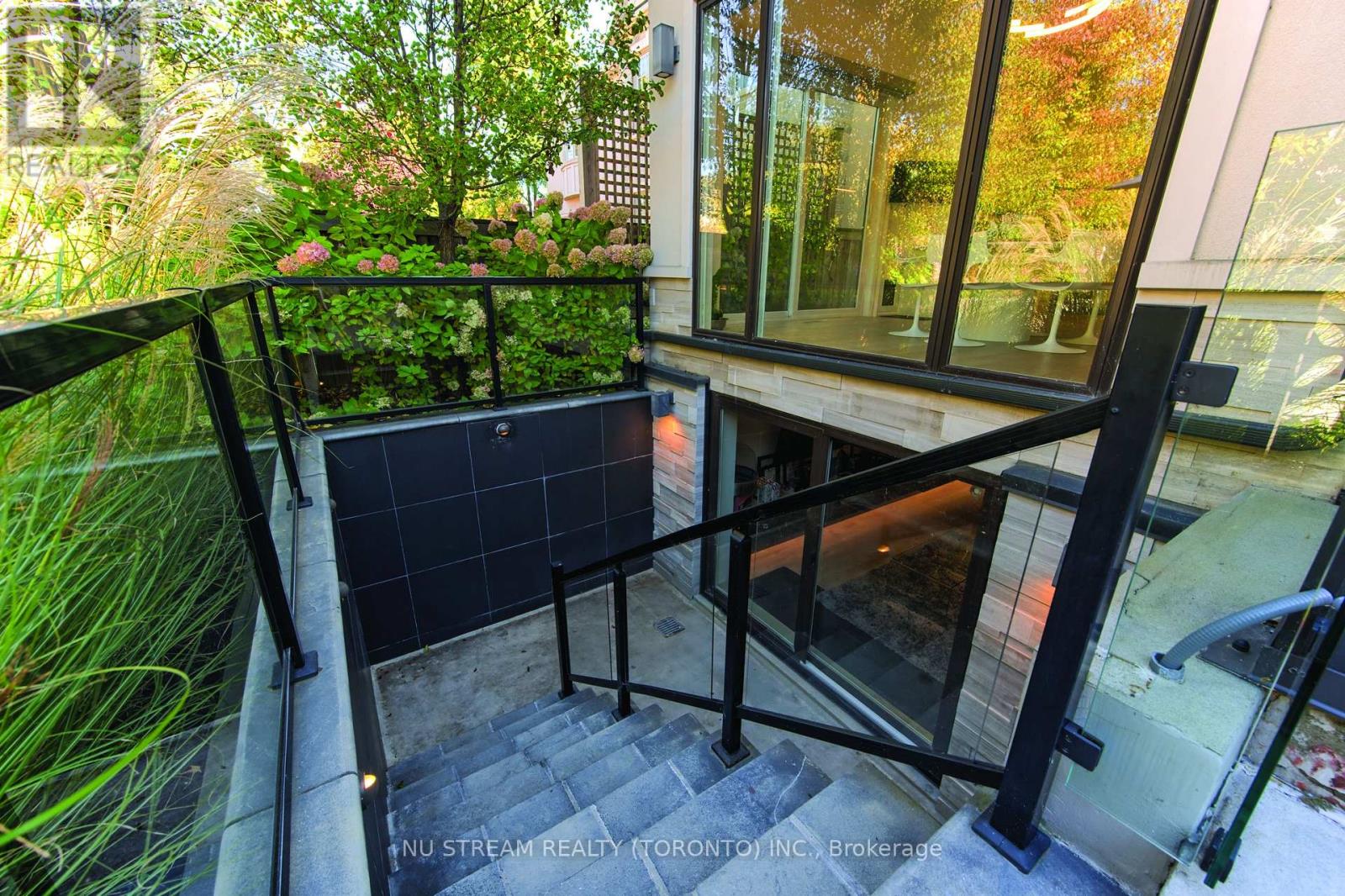 3425 LAKESHORE ROAD W - 50