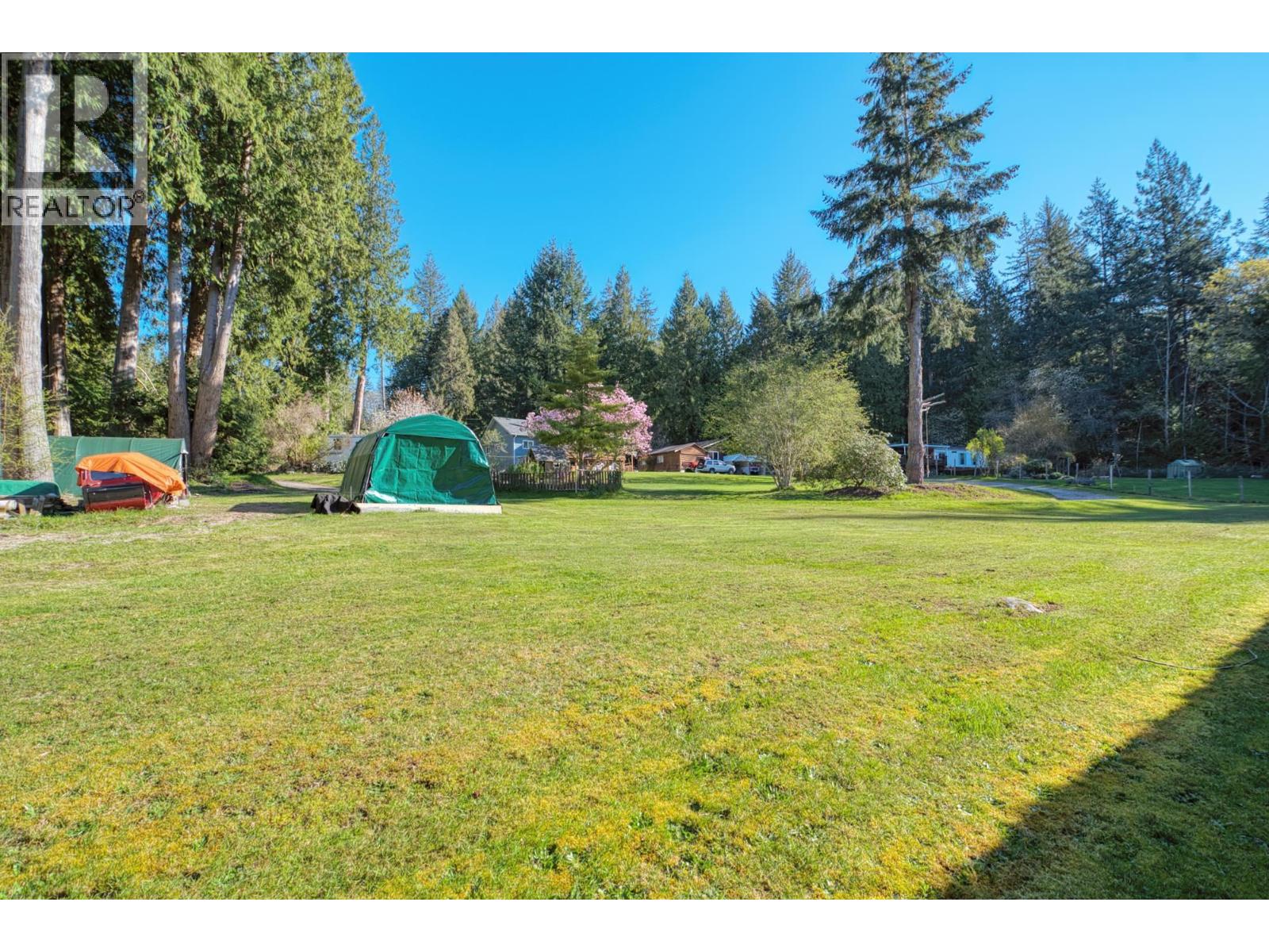 1106 A & B GLADWIN TRAIL ROAD, Roberts Creek