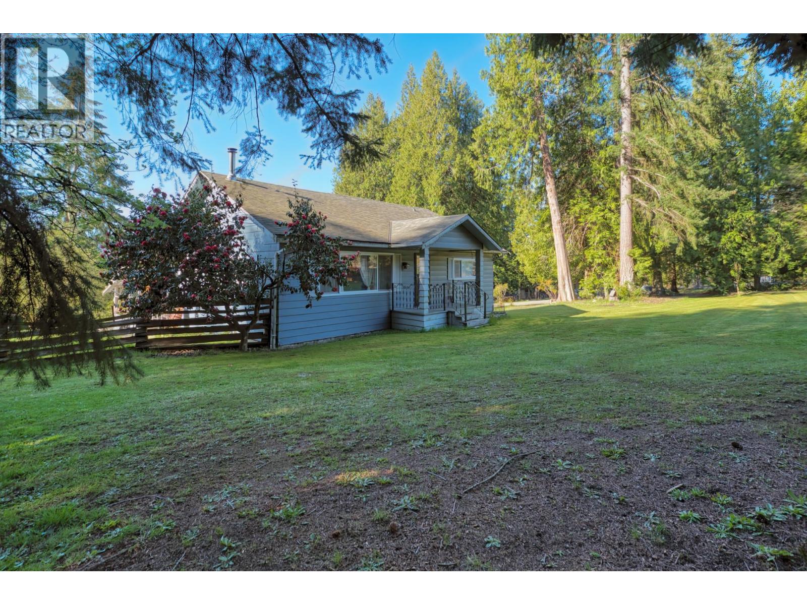 1106 A & B GLADWIN TRAIL ROAD, Roberts Creek