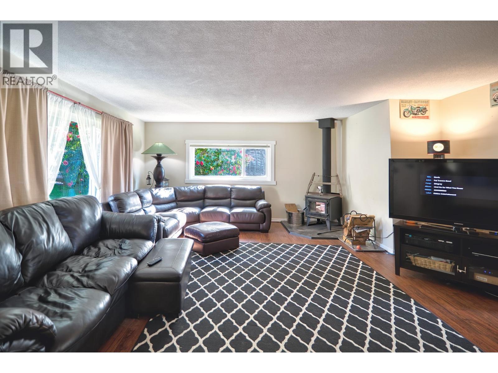 1106 A & B GLADWIN TRAIL ROAD, Roberts Creek