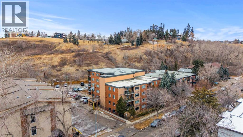 Single Family House for Sale in    Avenue NW Sunnyside Calgary 