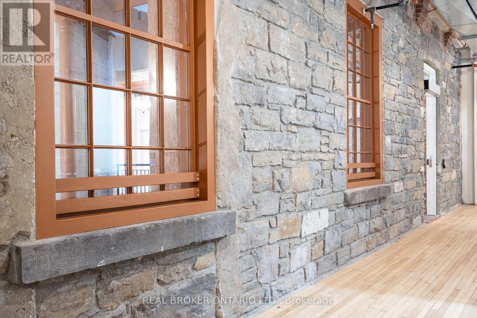 Studio for Rent in Ottawa – 006 – 150 MILL STREET, Ottawa – By Peter Sagos - Image 43