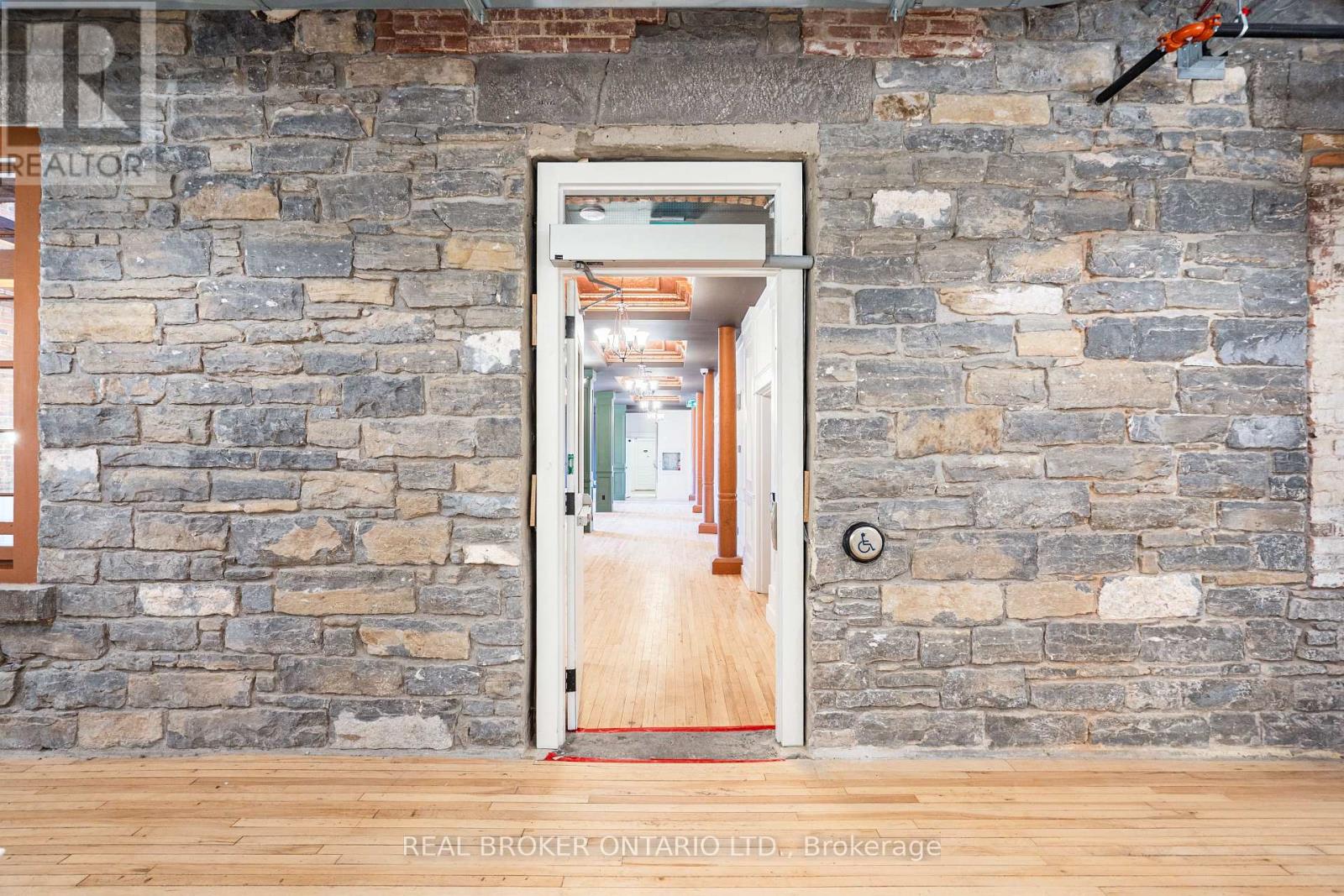 Studio for Rent in Ottawa – 009 – 150 MILL STREET, Ottawa – By Peter Sagos - Image 24