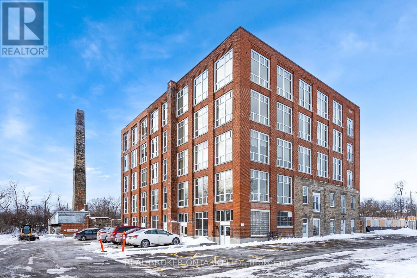 Studio for Rent in Ottawa – 009 – 150 MILL STREET, Ottawa – By Peter Sagos - Image 12
