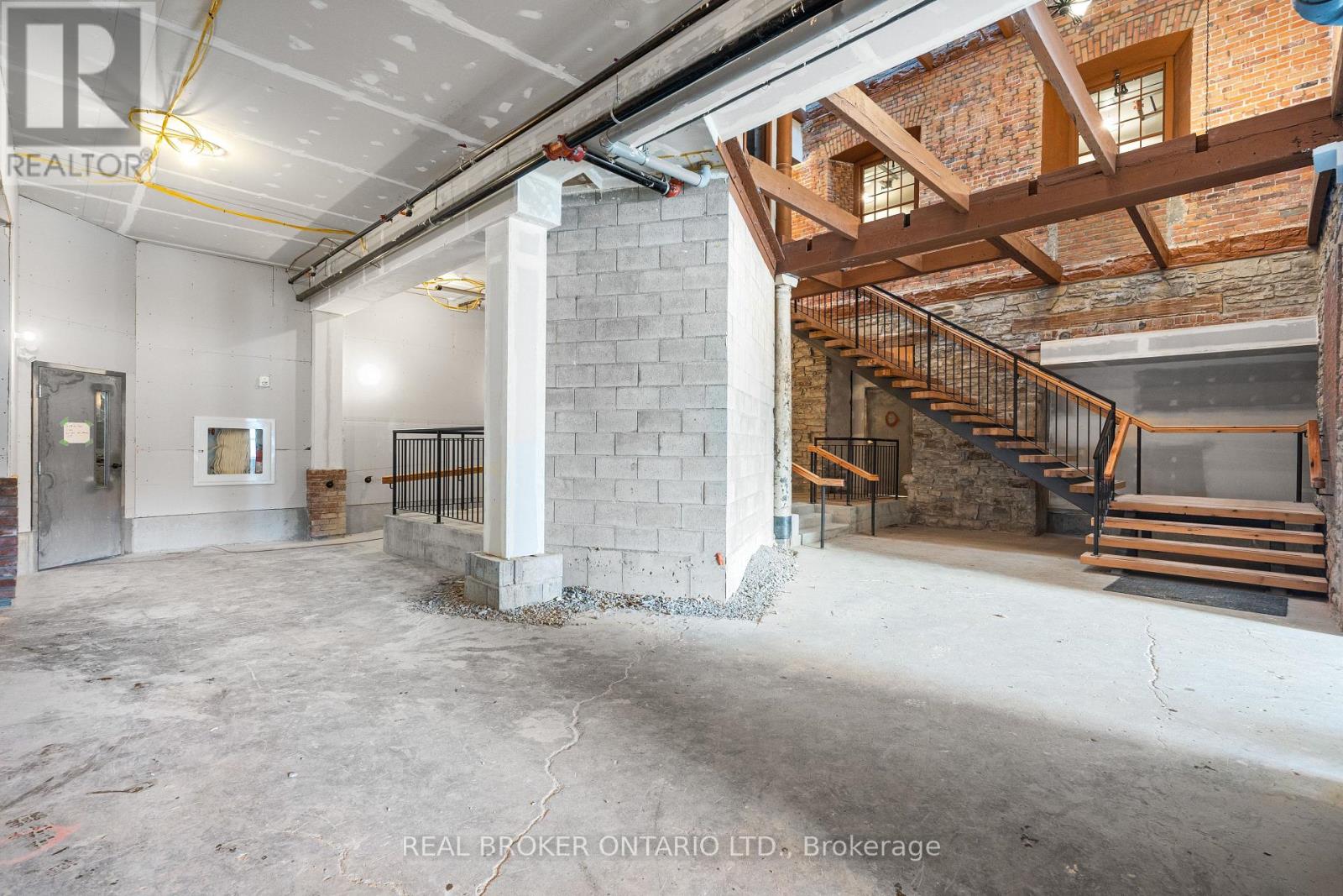 Studio for Rent in Ottawa – 008 – 150 MILL STREET, Ottawa – By Peter Sagos - Image 44