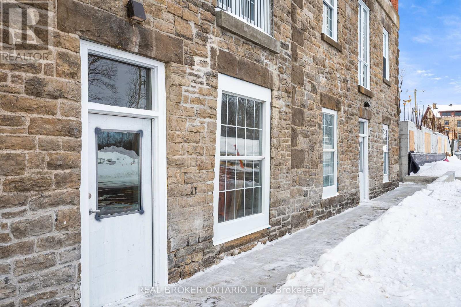 Studio for Rent in Ottawa – 004 – 150 MILL STREET, Ottawa – By Peter Sagos - Image 3