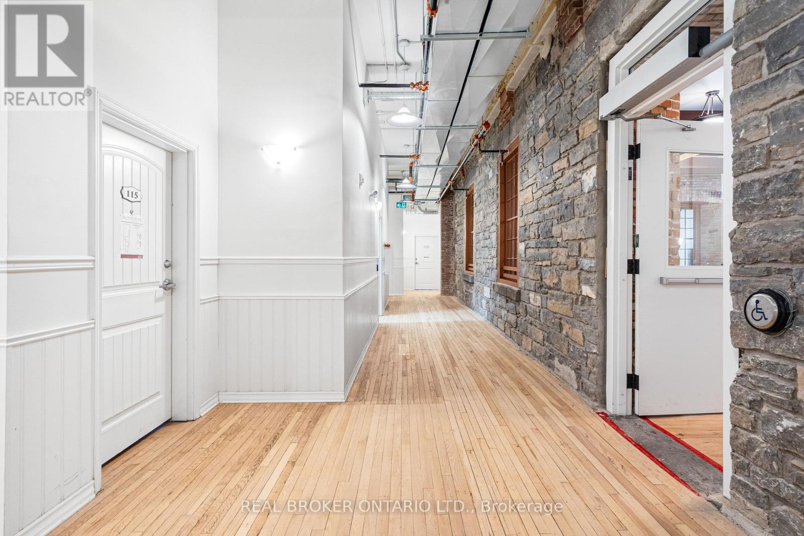 Studio for Rent in Ottawa – 005 – 150 MILL STREET, Ottawa – By Peter Sagos - Image 38