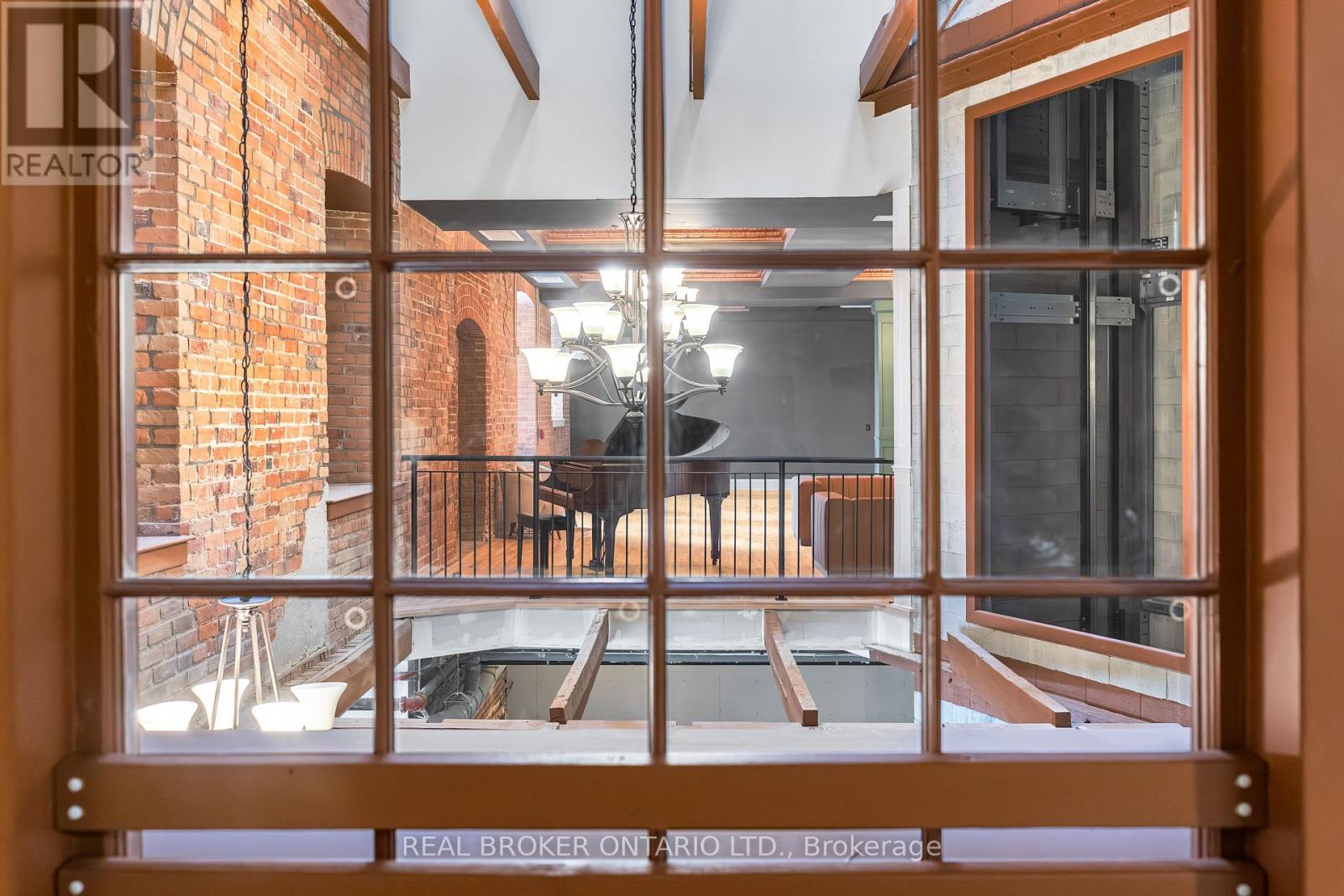 Studio for Rent in Ottawa – 007 – 150 MILL STREET, Ottawa – By Peter Sagos - Image 8