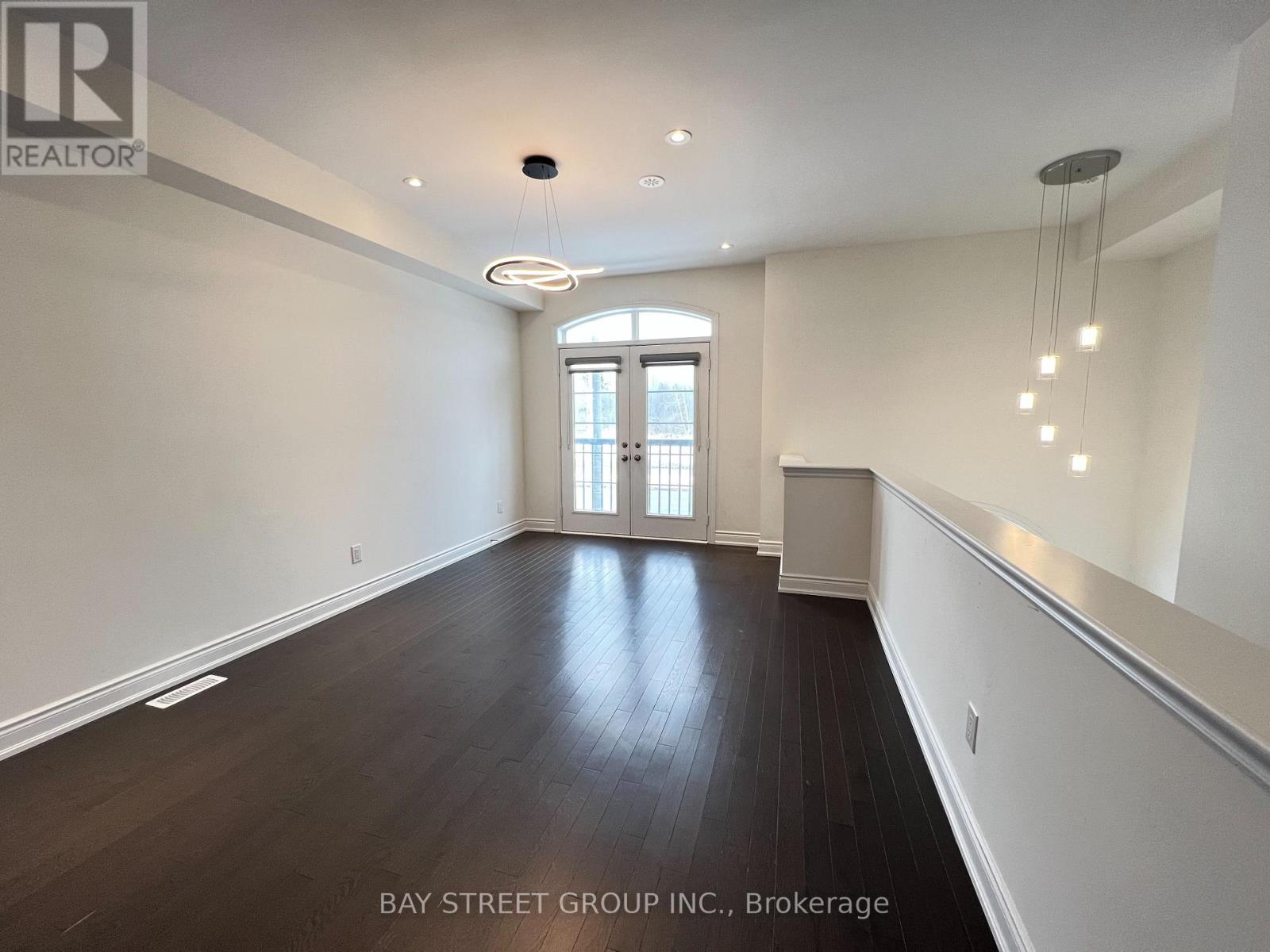 4122 Highway 7 Unit Upper photo 2