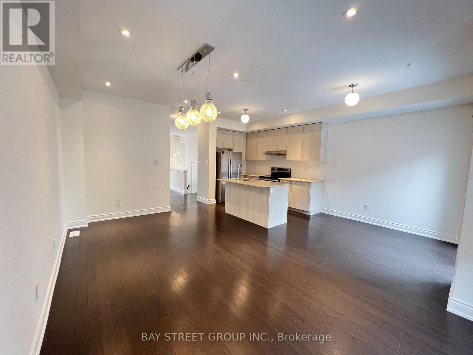 4122 Highway 7 Unit Upper photo 3