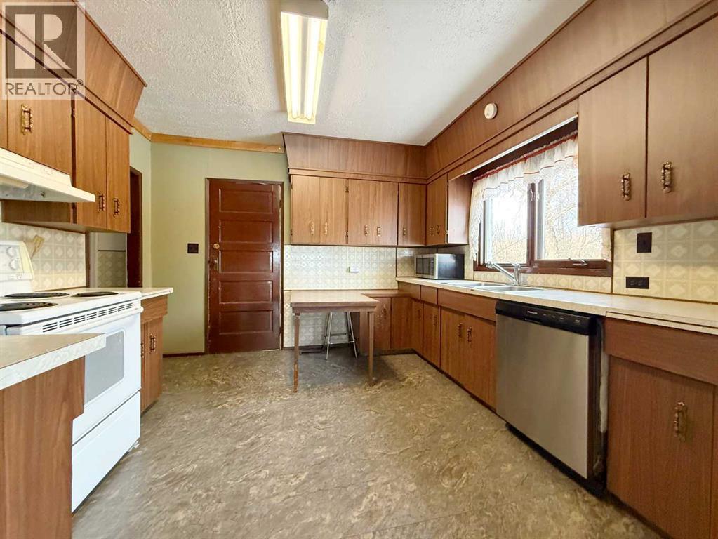 445054 RGE RD 44 - Photo 3 of 38, Edgerton, Alberta