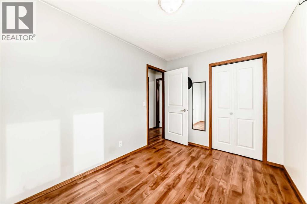 Single Family House 4 Level for Sale in  Hawkwood Boulevard NW Hawkwood Calgary 