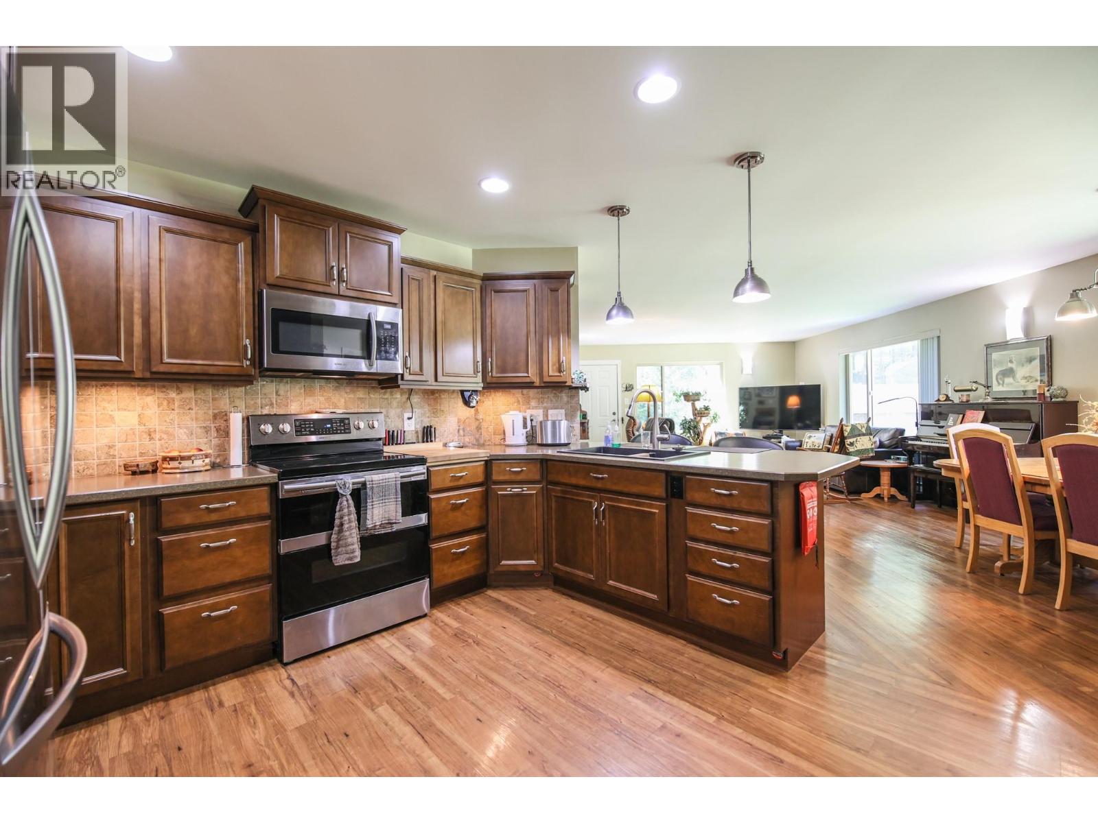 3437 Blythe-Rhone Road, Westbridge