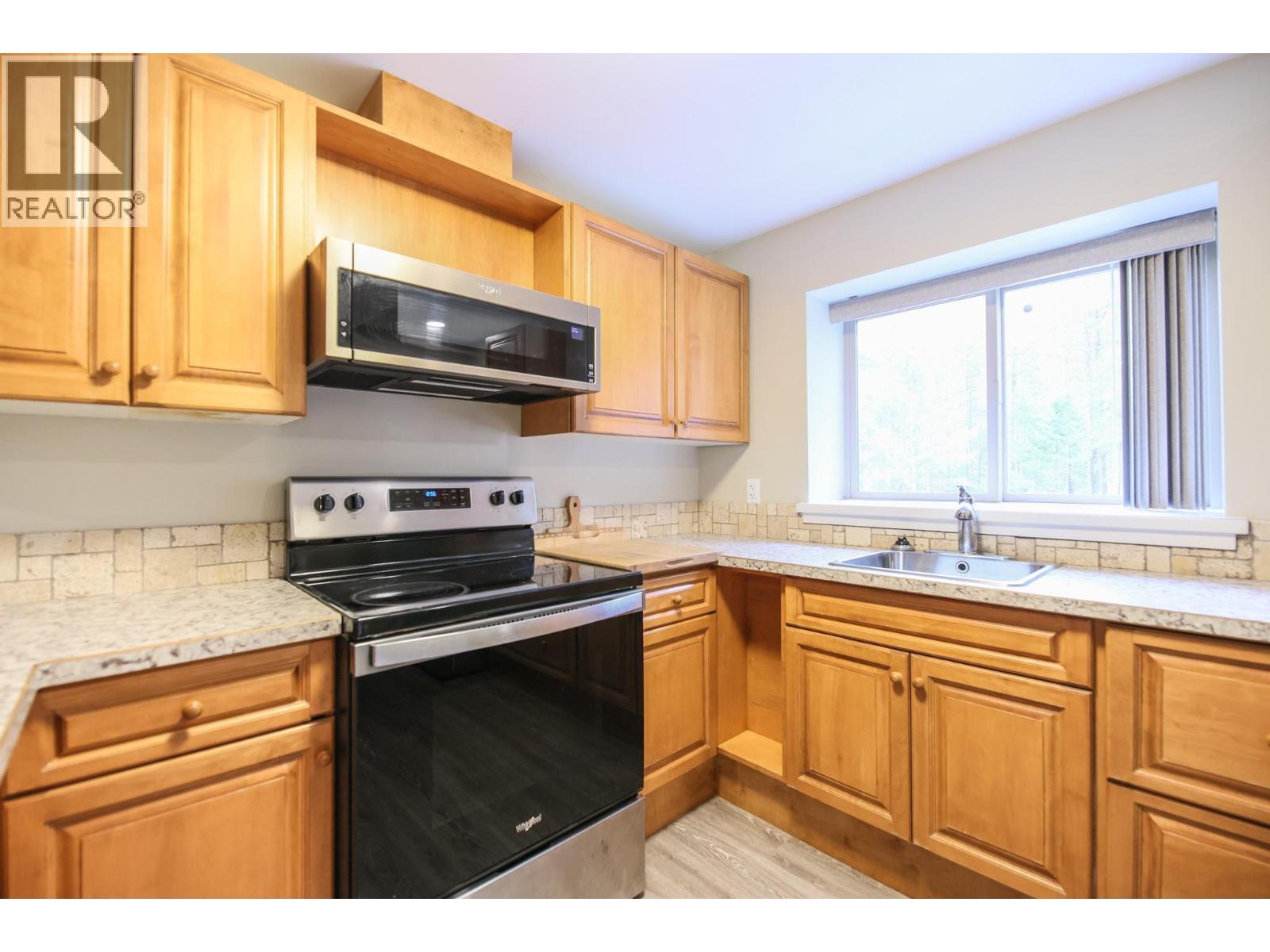 3437 Blythe-Rhone Road, Westbridge