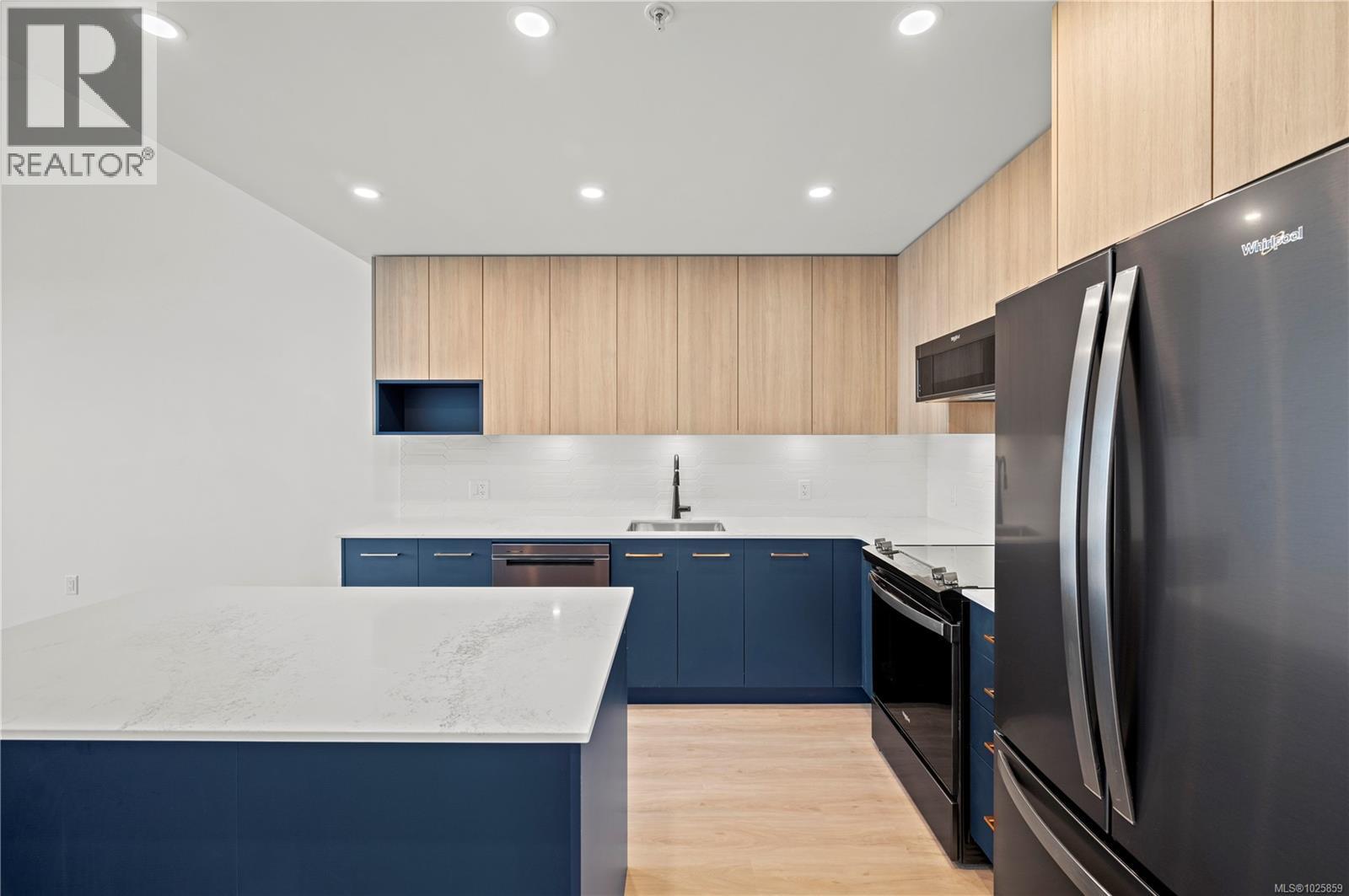 542 920 Reunion Avenue, Langford