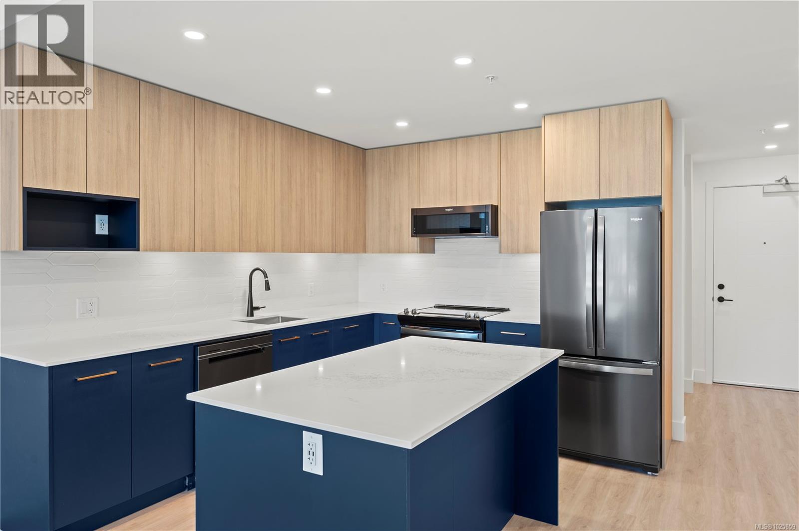 542 920 Reunion Avenue, Langford