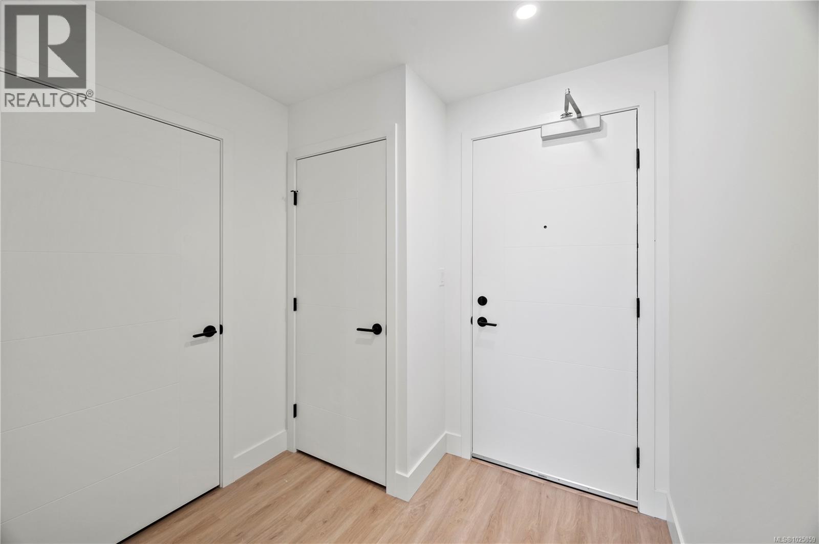 542 920 Reunion Avenue, Langford