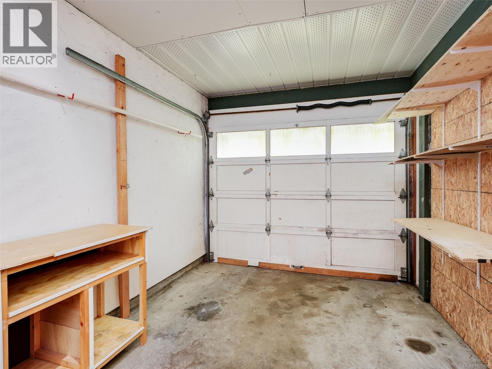 4 9923 Seventh Street, Sidney