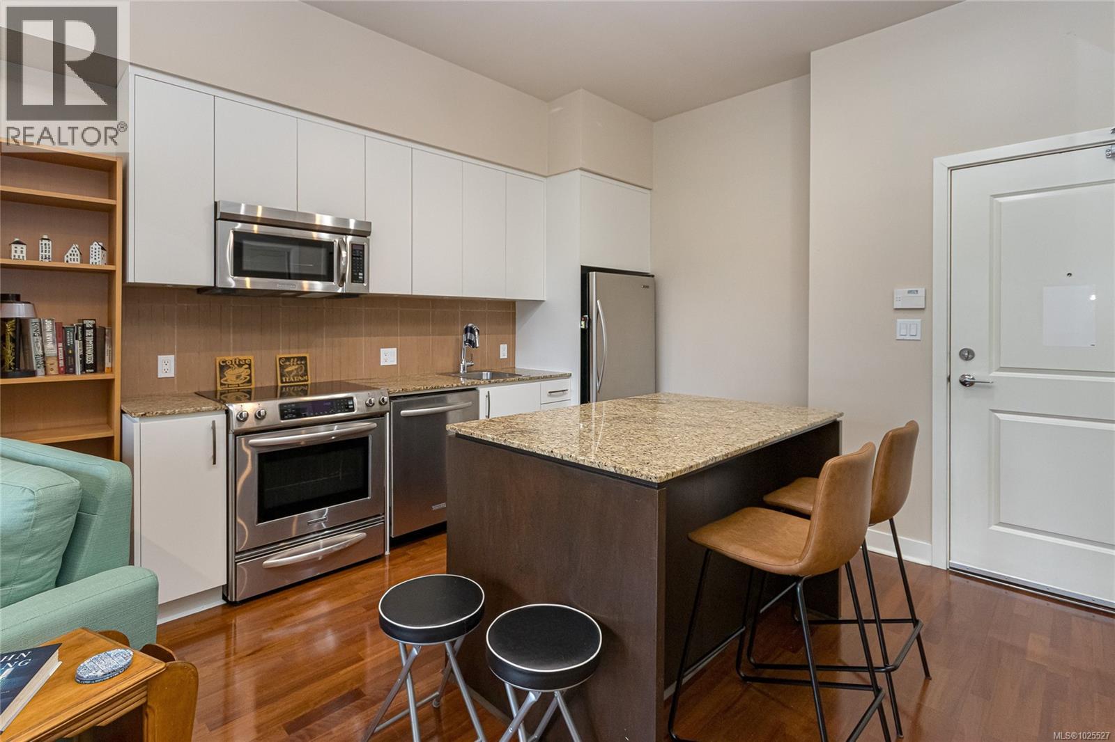 #407 1395 BEAR MOUNTAIN PKWY - 10