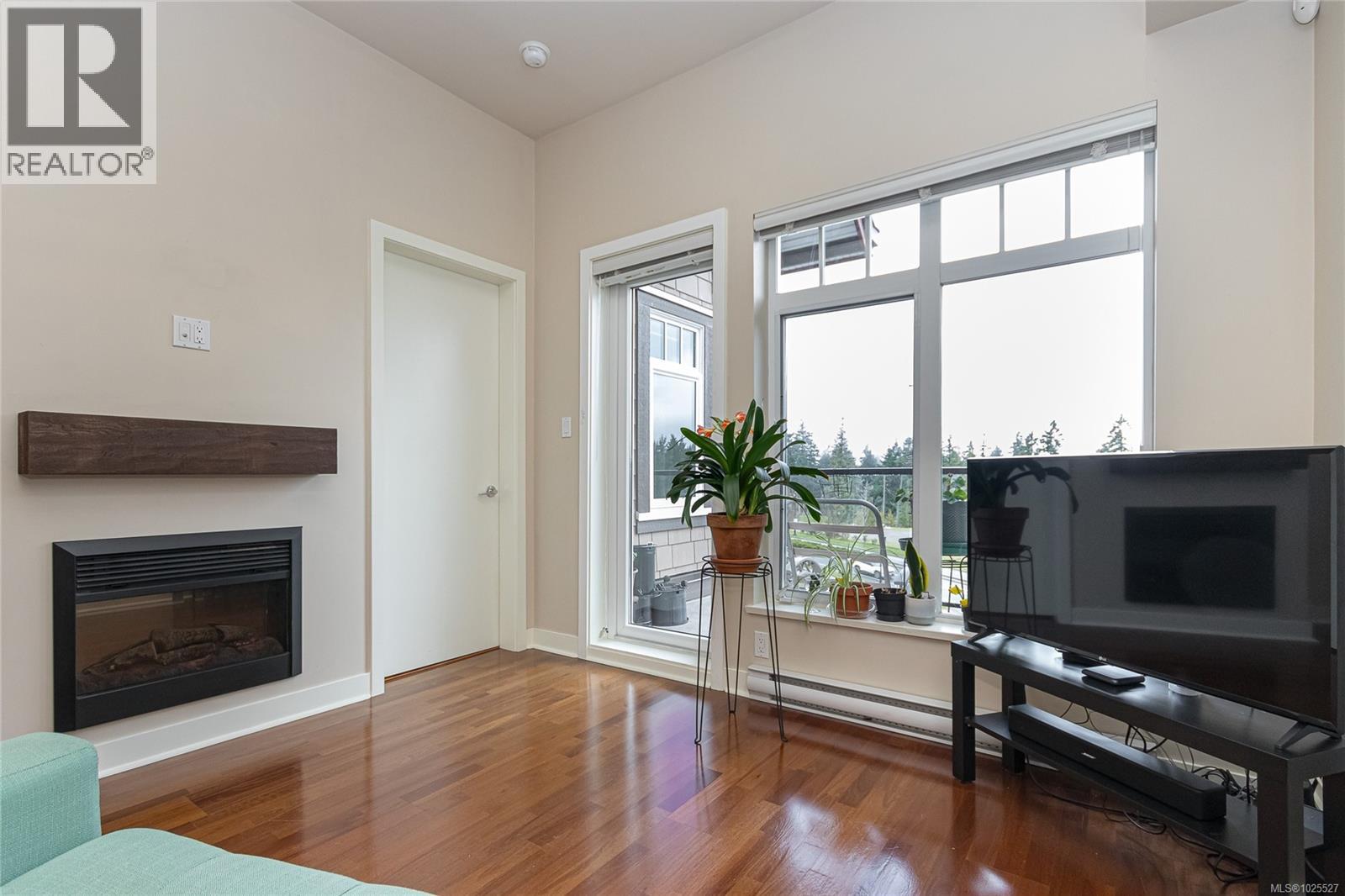 #407 1395 BEAR MOUNTAIN PKWY - 6