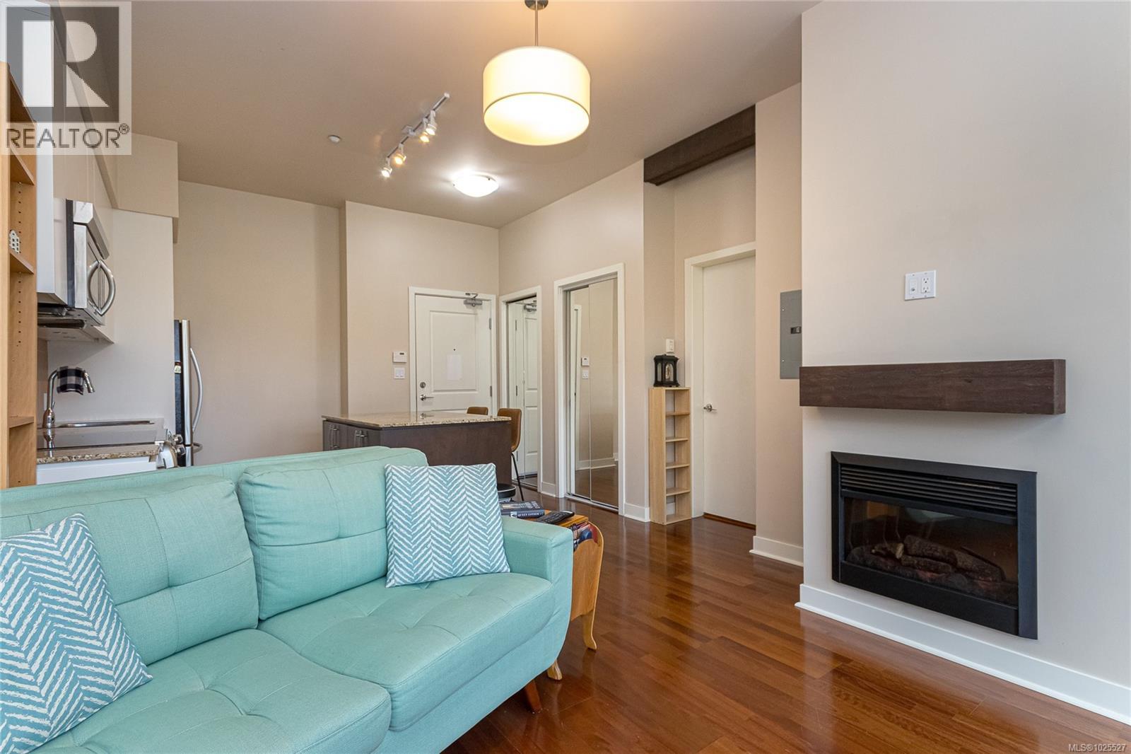 #407 1395 BEAR MOUNTAIN PKWY - 7