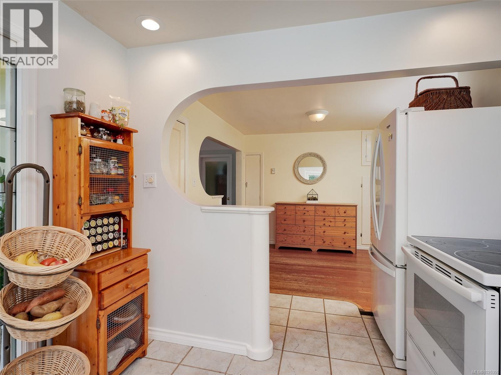  3900 Ascot Drive, Saanich