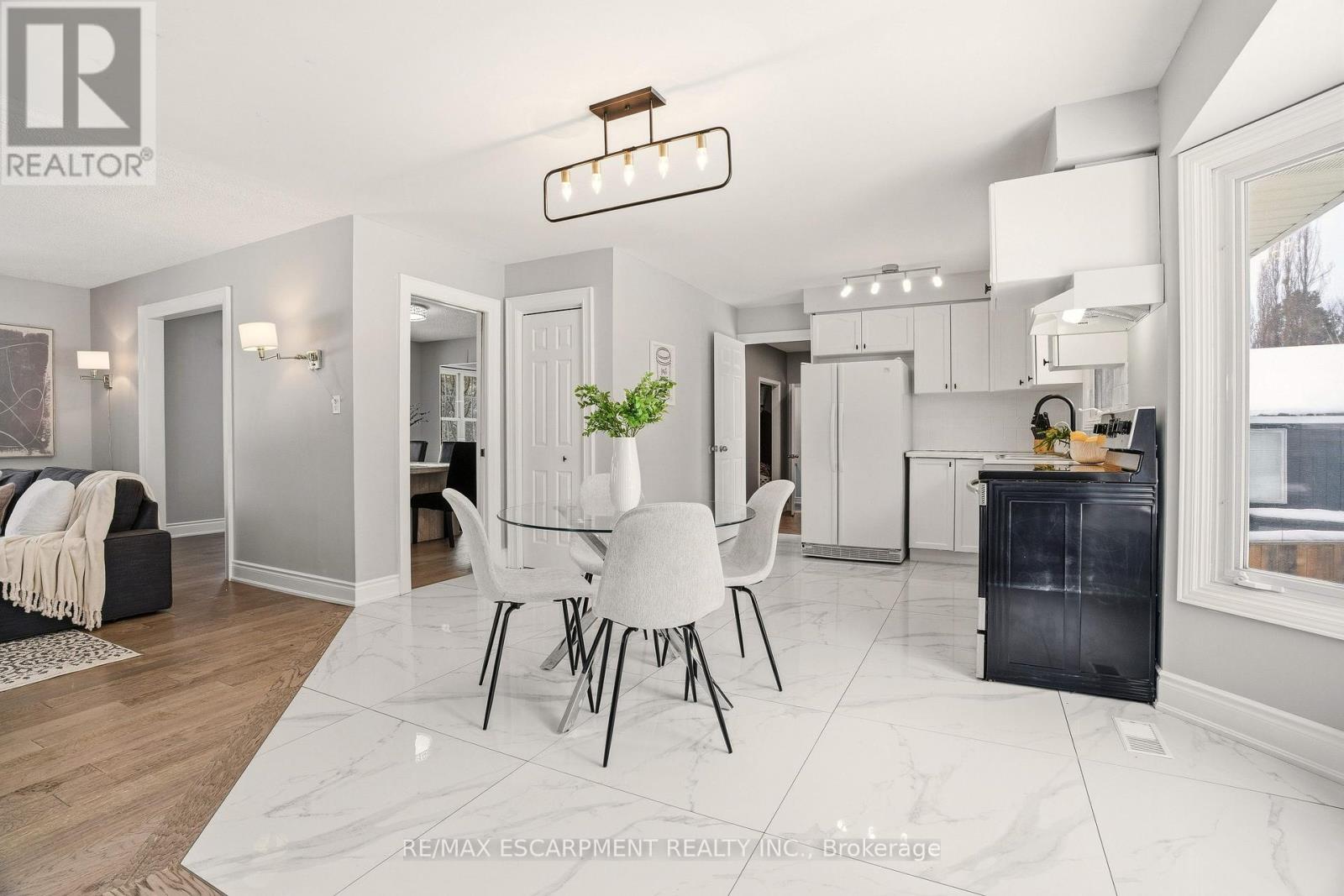 41 JOHN MARTIN CRESCENT - Photo 5 of 42, Hamilton, Ontario