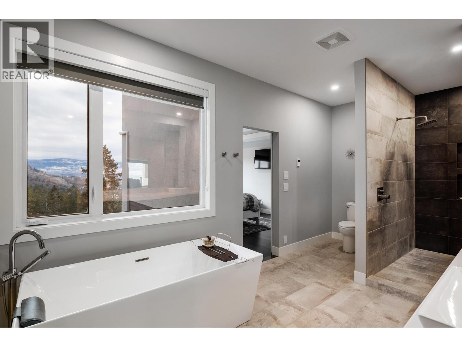 2501 Tallus Heights Drive, West Kelowna