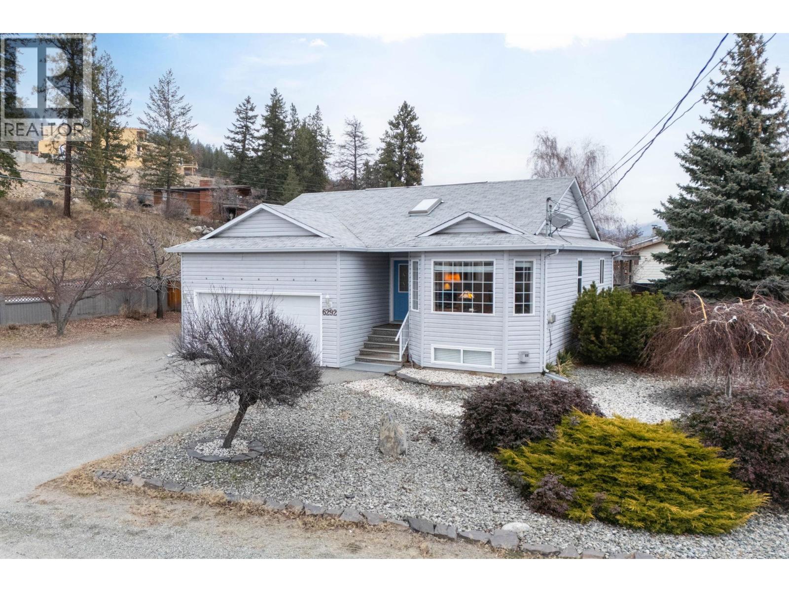 6292 Whinton Crescent - 1