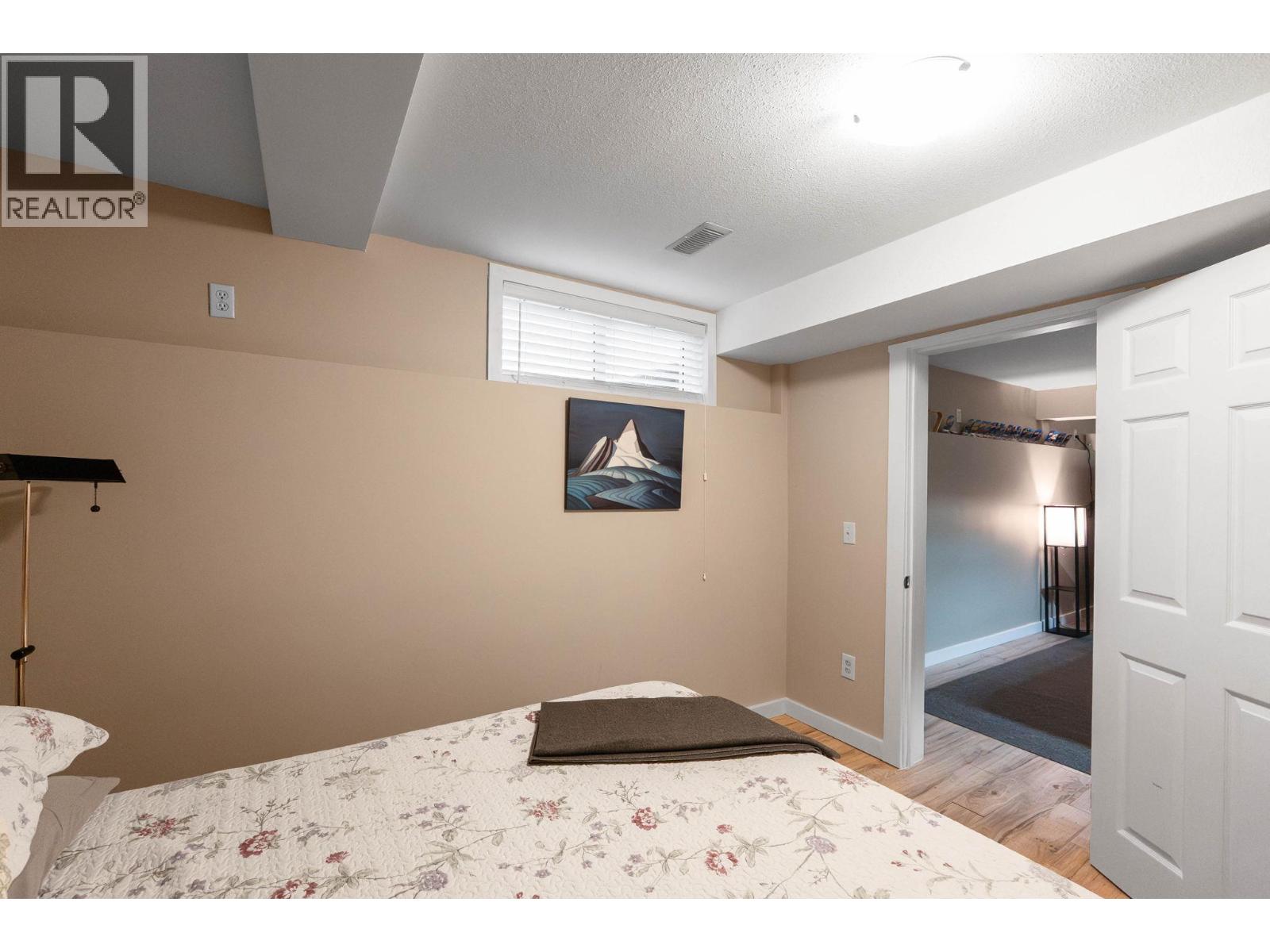 6292 Whinton Crescent - 31