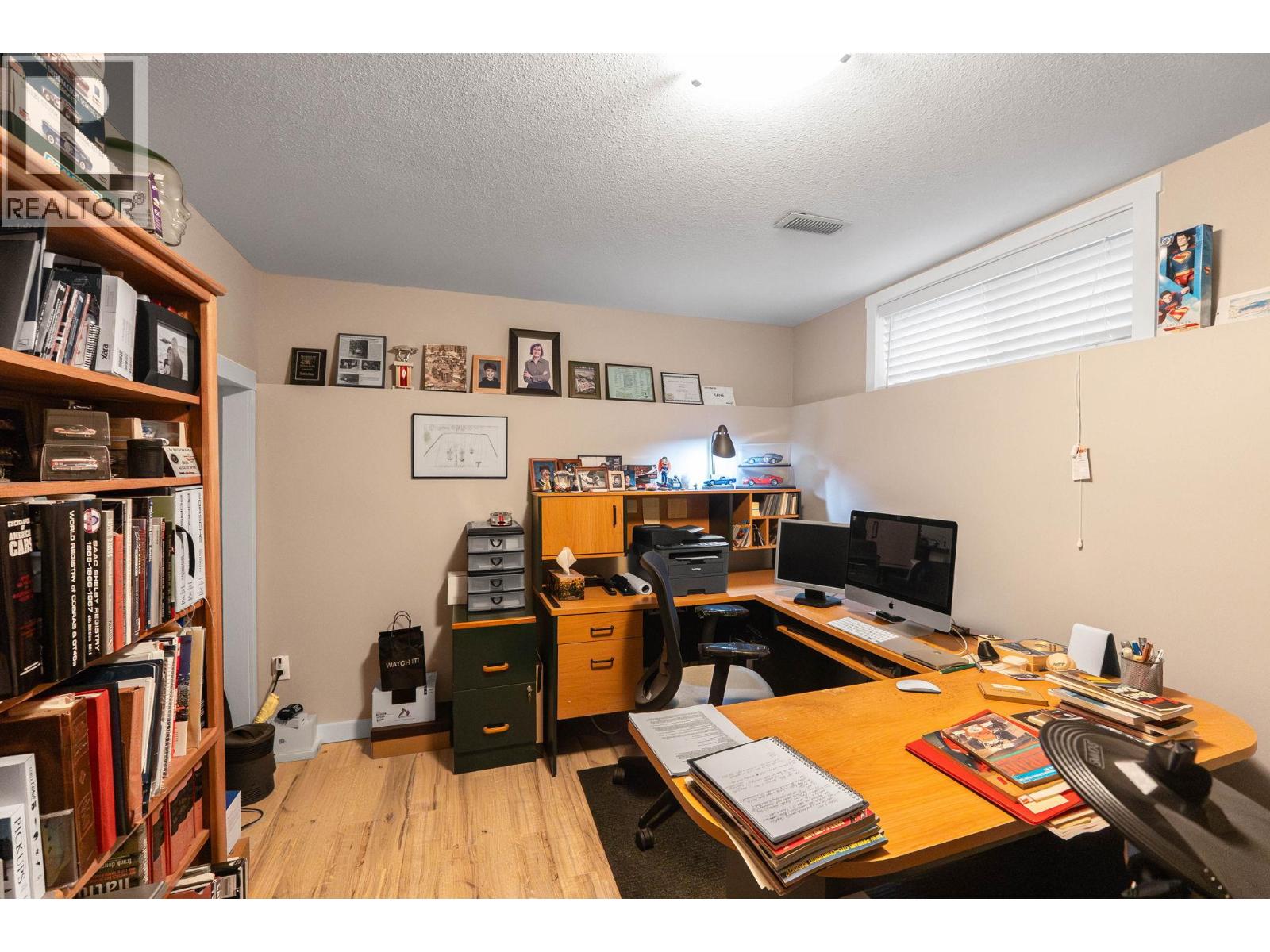 6292 Whinton Crescent - 34