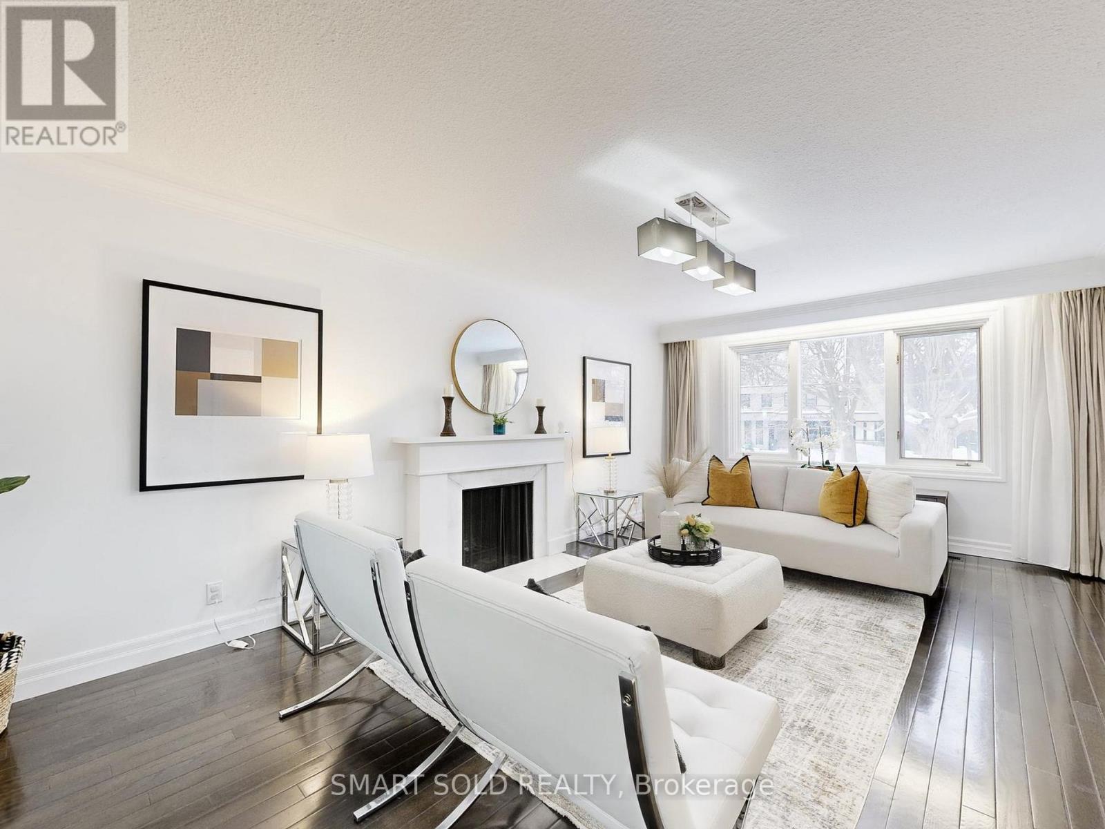 9 CARLUKE CRESCENT - Photo 2 of 36, Toronto (St. Andrew-Windfields), Ontario