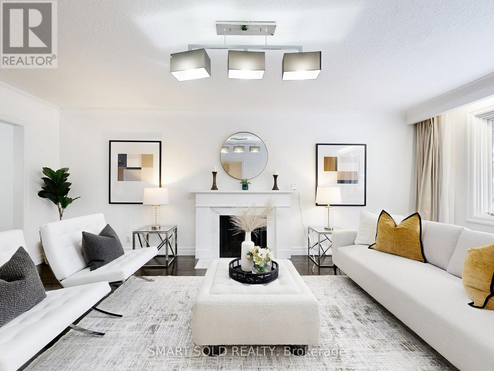 9 CARLUKE CRESCENT - Photo 3 of 36, Toronto (St. Andrew-Windfields), Ontario