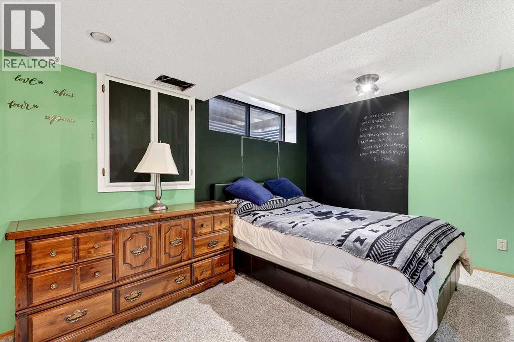 Single Family House Bungalow for Sale in  Oakmount Way SW Oakridge Calgary 