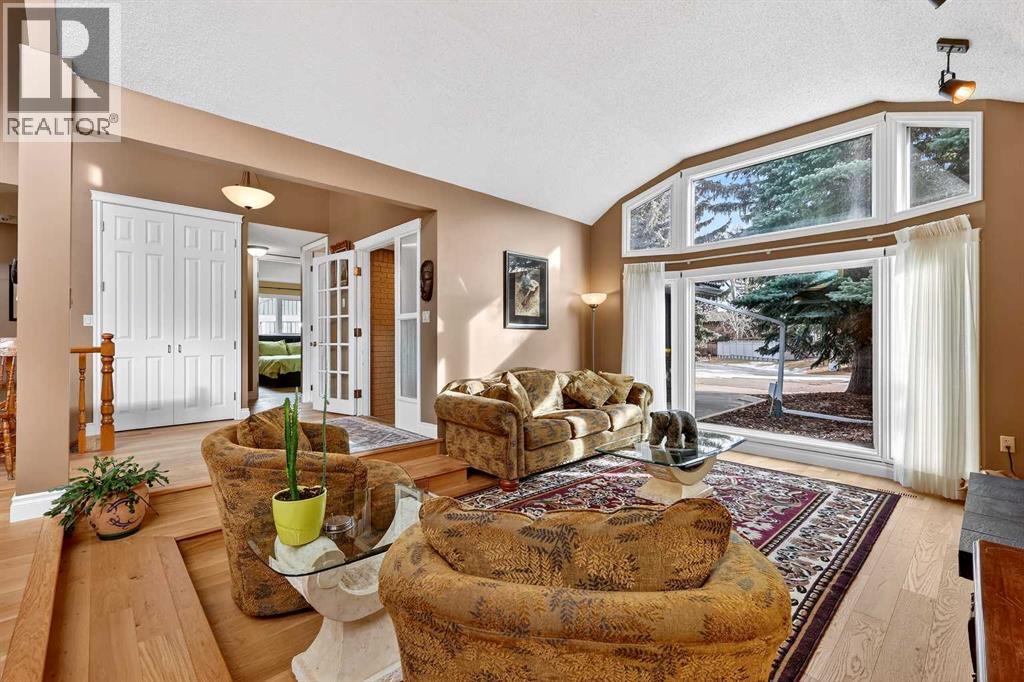 Single Family House Bungalow for Sale in  Oakmount Way SW Oakridge Calgary 