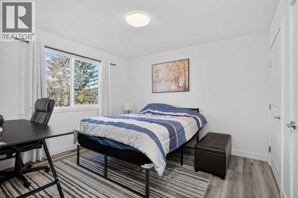 Single Family House Bi-level for Sale in  Bernard Close NW Beddington Heights Calgary 