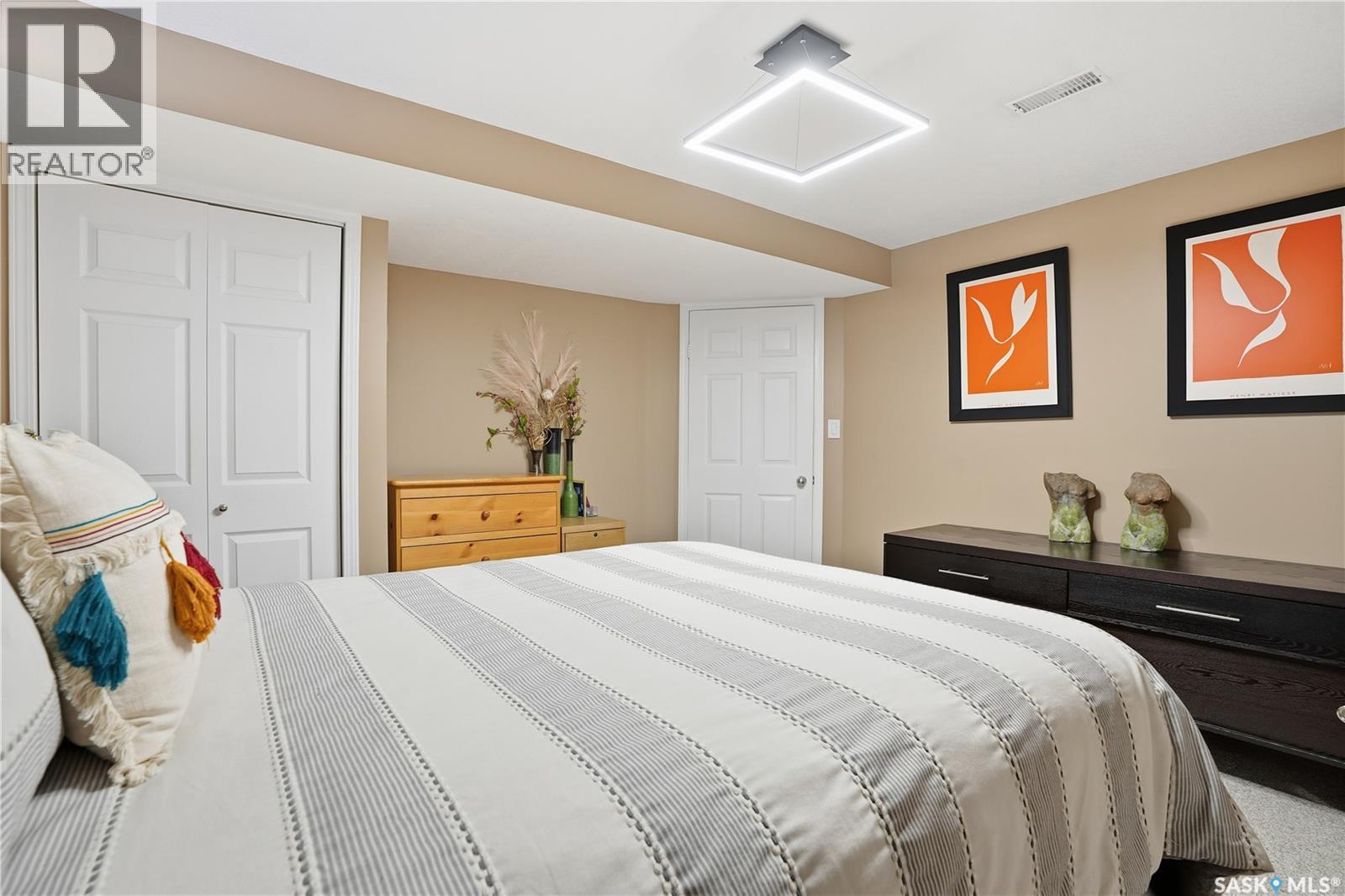 Single Family House Bungalow for Sale in  ST ANDREWS ROAD Regina 