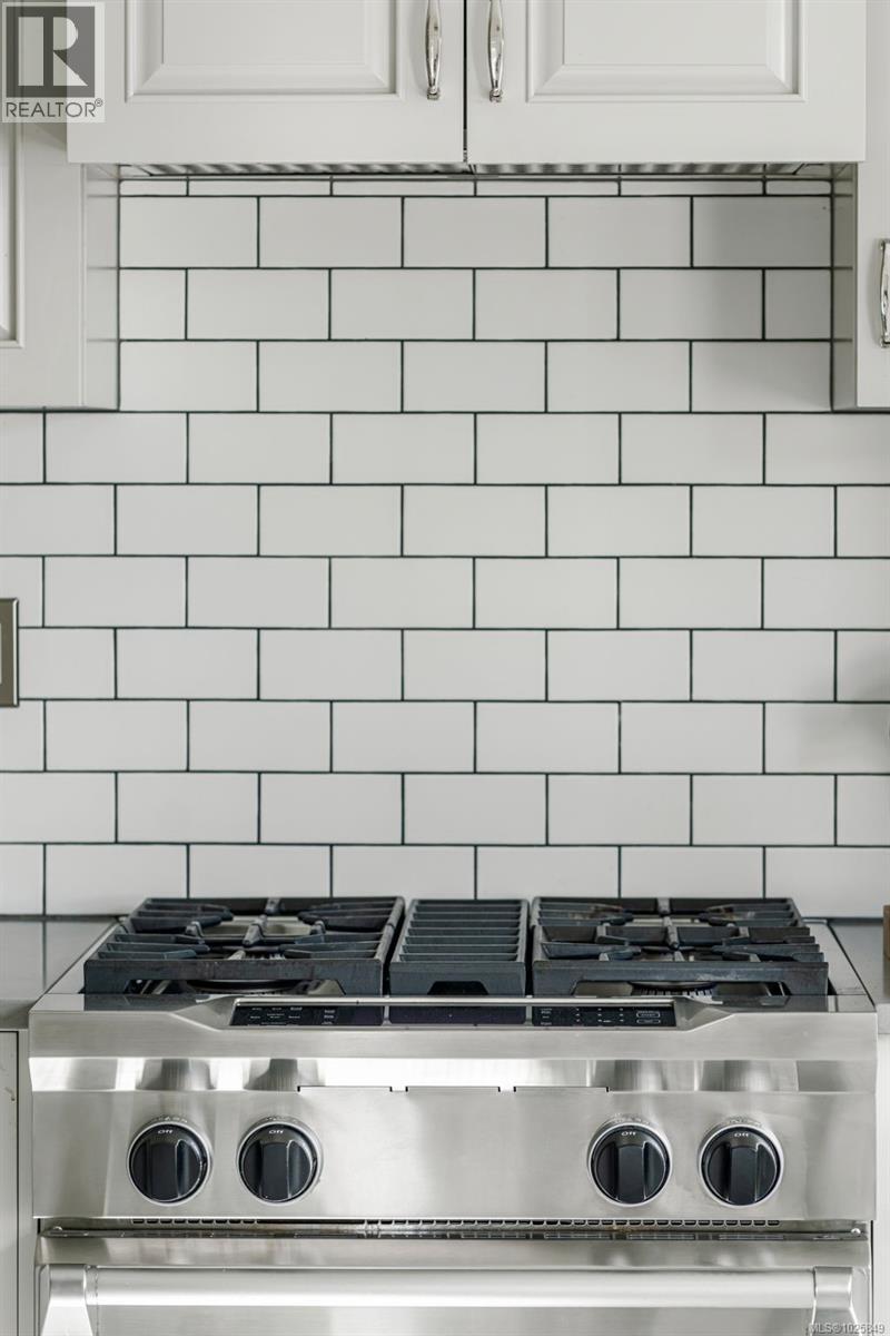 903 Collinson St, Victoria