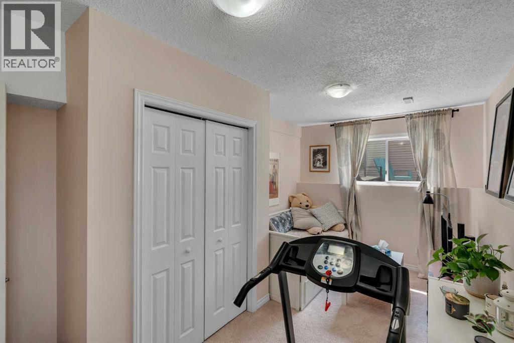 Single Family House 4 Level for Sale in  Covington Rise NE Coventry Hills Calgary 