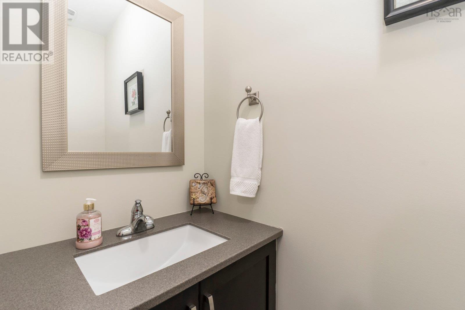 Property 17 of 50 of 331 Masons Point Road