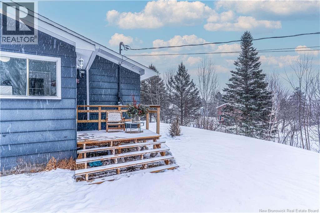 316 Halcomb Road — photo 2