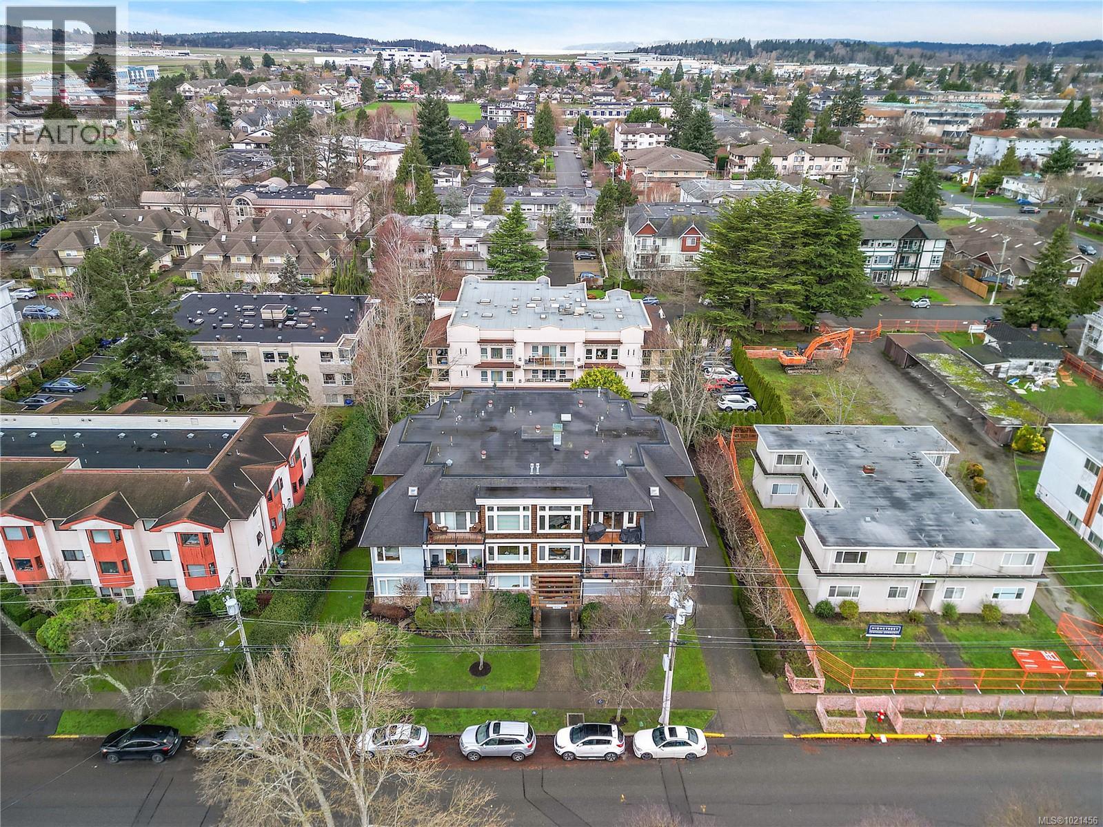 303 9942 Third Street, Sidney