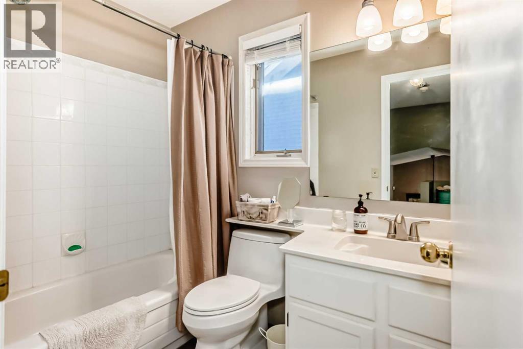 Single Family House for Sale in  Rivergreen Crescent SE Riverbend Calgary 