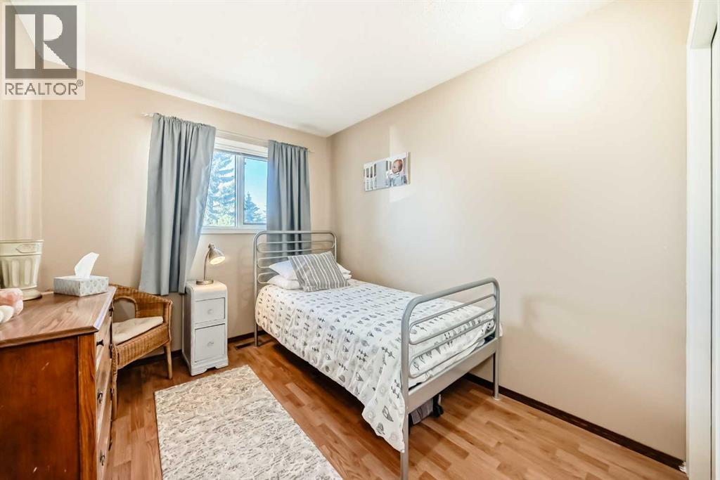 Single Family House for Sale in  Rivergreen Crescent SE Riverbend Calgary 