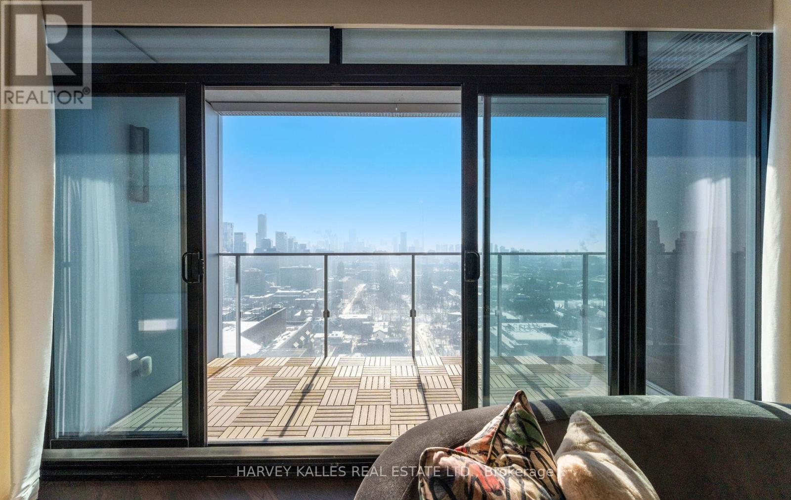#3502 200 CUMBERLAND STREET - 41