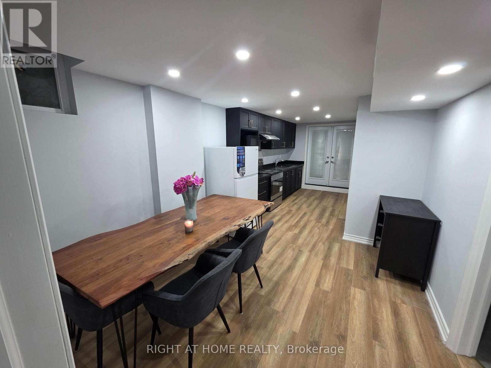 9 BOXDENE AVENUE - Photo 5 of 17, Toronto (Milliken), Ontario