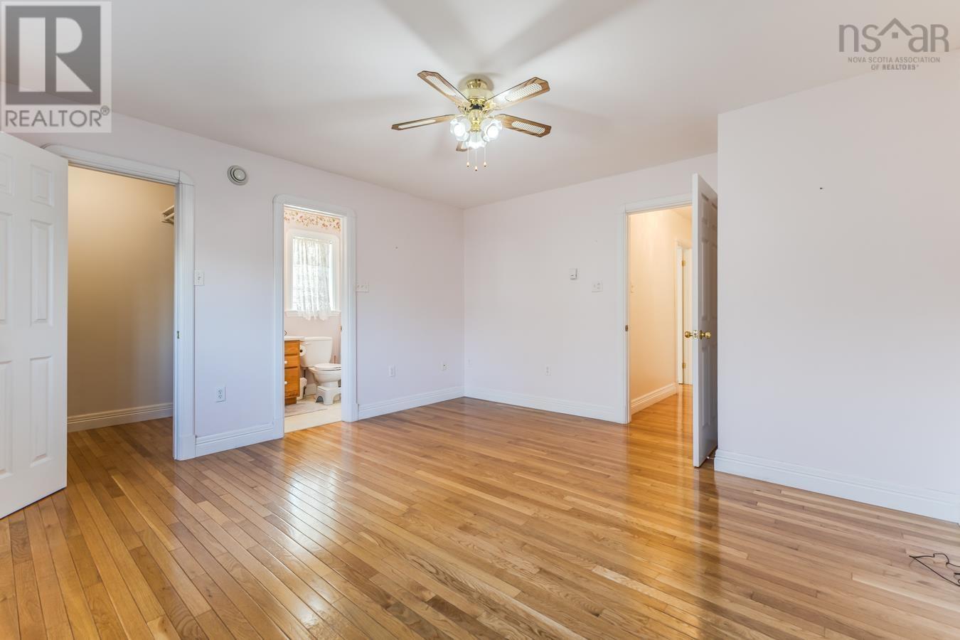 Property 22 of 49 of 157 PARKWOOD SOUTH