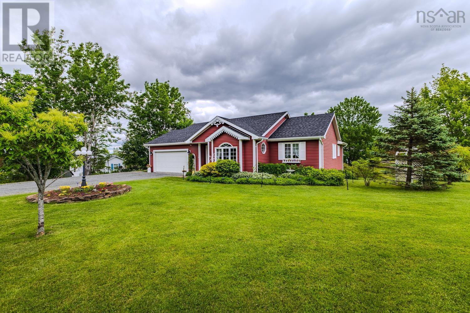 Property 36 of 49 of 157 PARKWOOD SOUTH